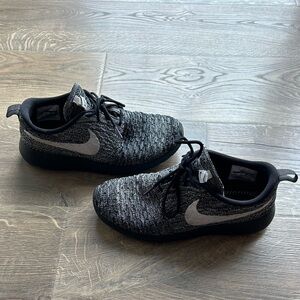 NIKE Roche One Fly Knit Running Shoes
